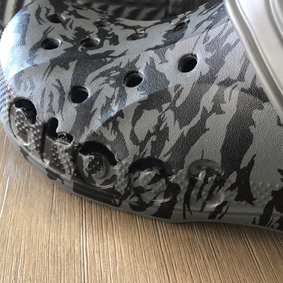 Crocs Men’s Baya Seasonal Print Printed Clog-NEW